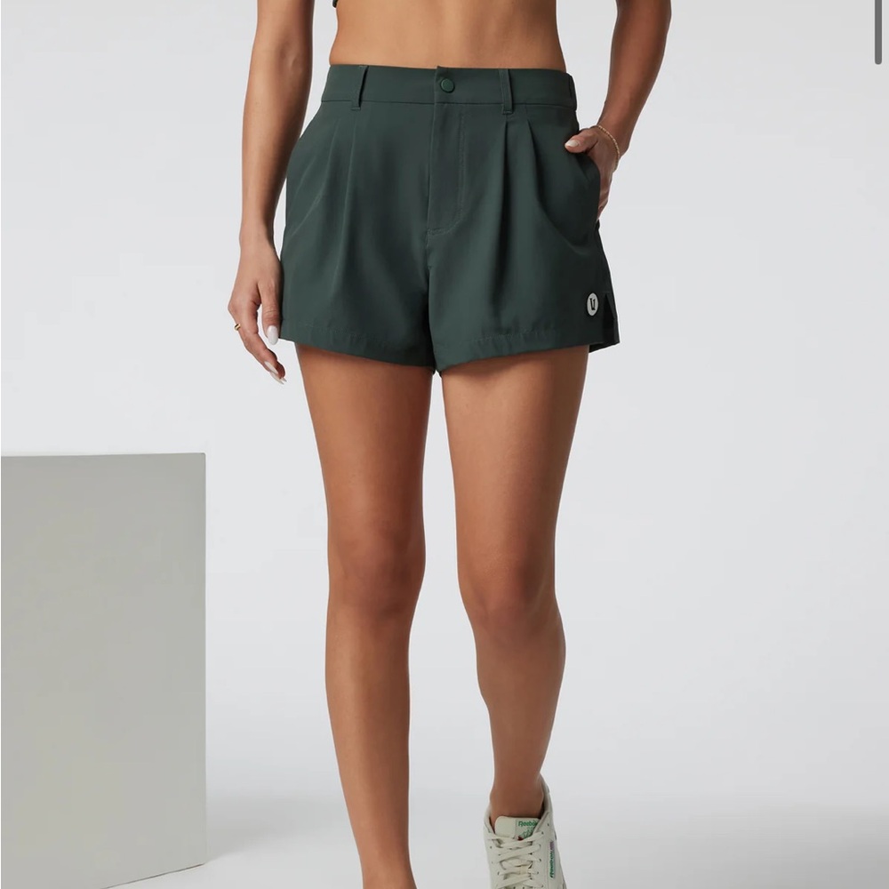 Vuori Solar Shorts in Aspen- xs